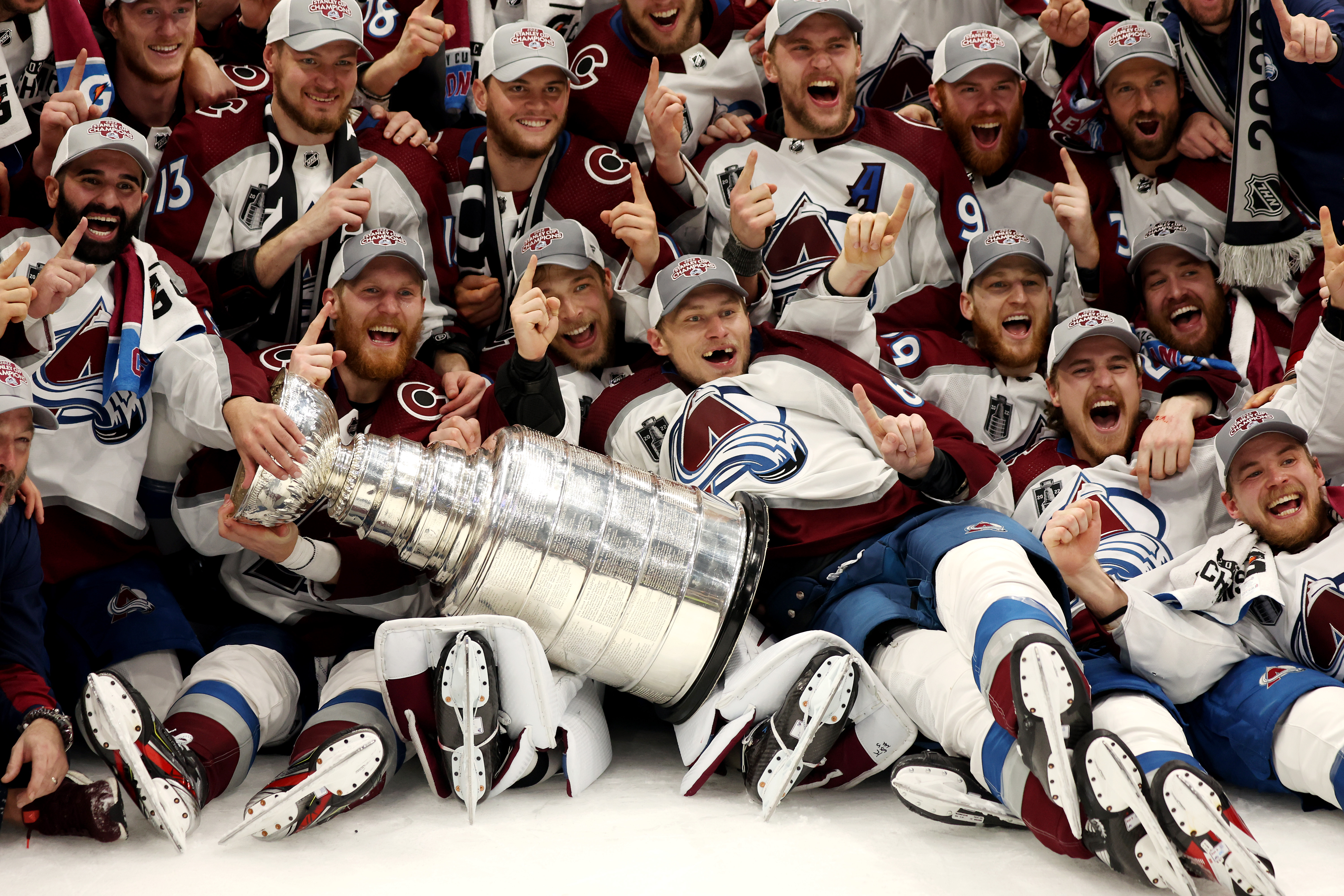 Avalanche win 3rd Stanley Cup in franchise history, defeat defending  champion Lighting in Game 6 - CBS Colorado